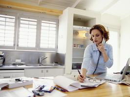 TS-78288882_busy-woman-kitchen_s4x3_al